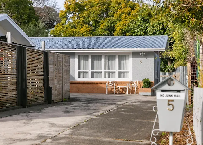 Garden Oasis - 5Min Walk To Cbd