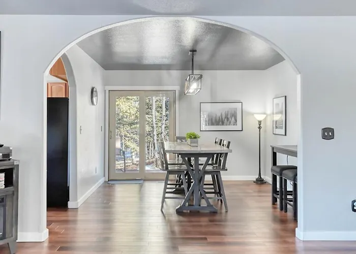 Secluded Retreat-Private Hottub & Beautiful Views