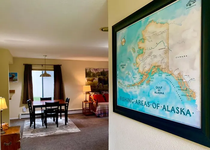 Sneaky Moose Townhome 2Br 2Ba