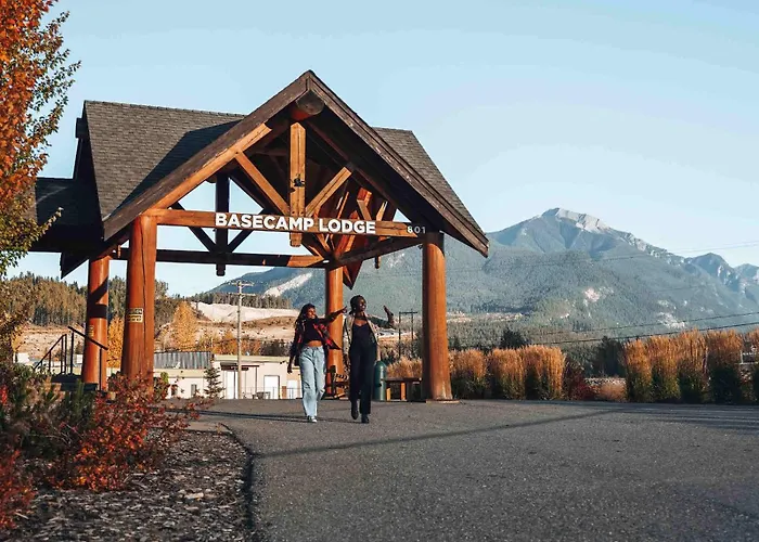 Basecamp Lodge Golden