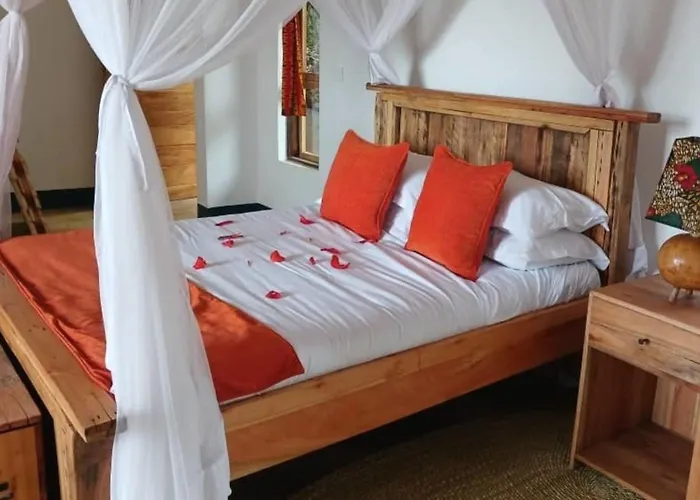Mamadunia Safari Lodge