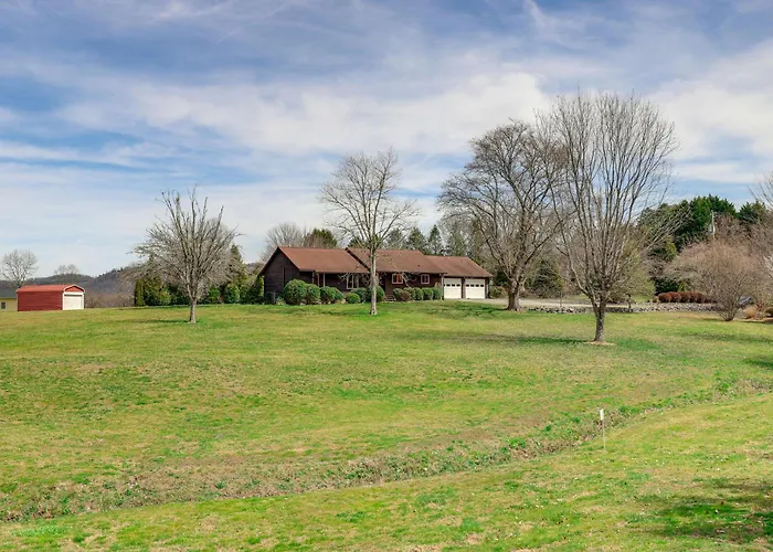 River Access & Gorgeous Views: Pisgah Forest Home!