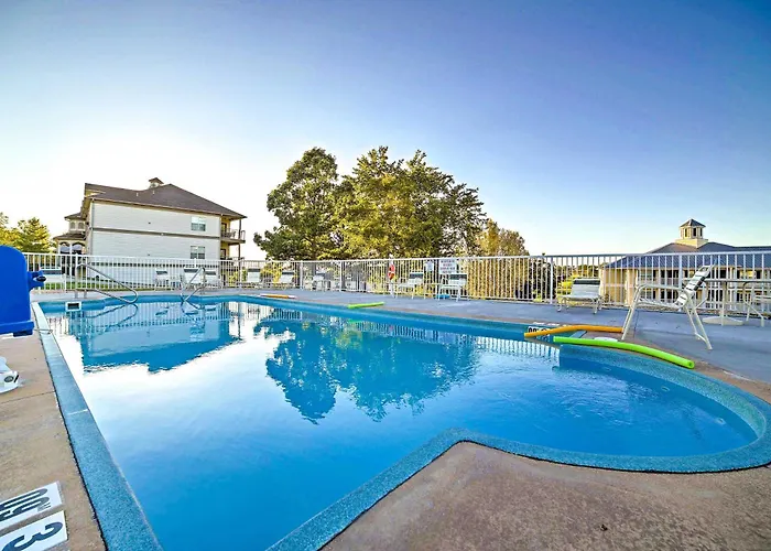 Family Resort Condo W/ Perks In Branson!