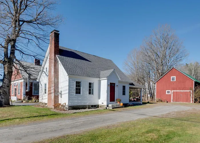 Walk To Village! Family-Friendly Gem In East Burke