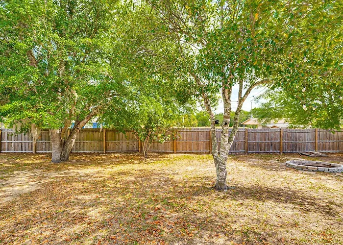 10 Mi To Dtwn Ocala: Dog-Friendly Home W/ Fire Pit