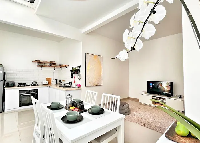Villa La Mansion Lembang - 2Br For 2-6 Guest Stay