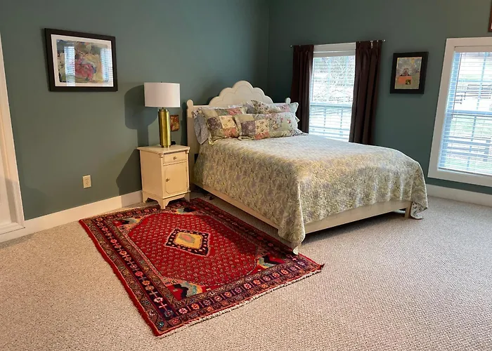 Full Circle Farm Inn