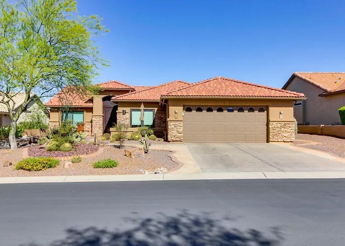 Newly Renovated Home W/ Pool Access In Tucson!