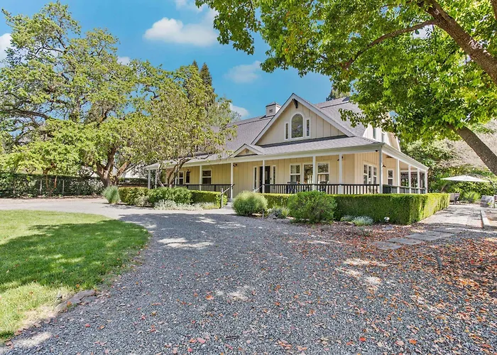Charming 4Br Wine Country Getaway With Spa & Firepit