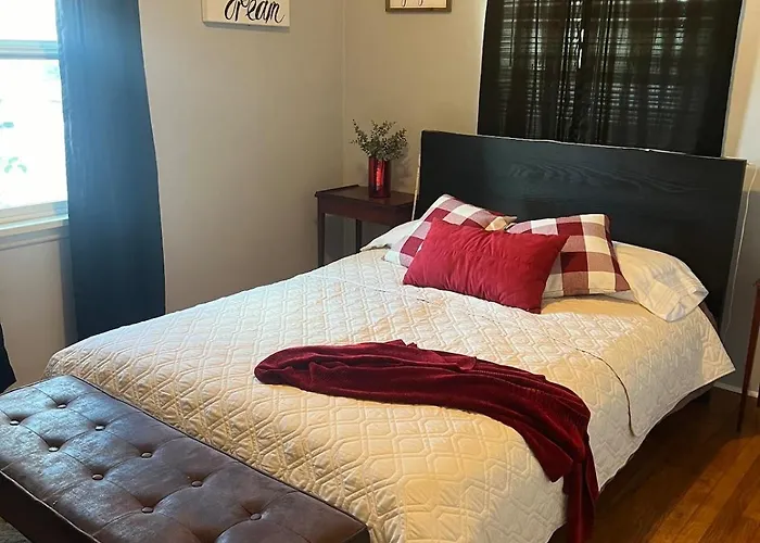 Cozy 2 Bedroom Home In West Salem Near Hospitals