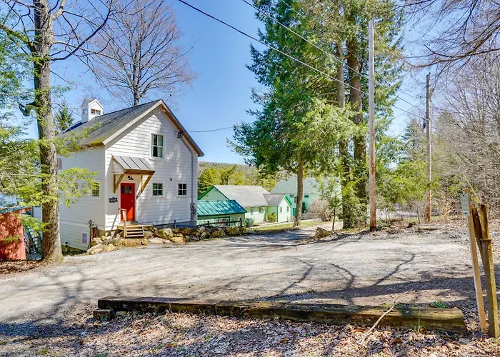 Paddle, Swim & Hike: Family Lake House In Vermont