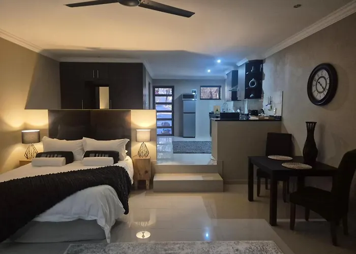 Hornbill Self Catering Cottages Muldersdrift