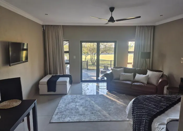 Hornbill Self Catering Cottages Muldersdrift