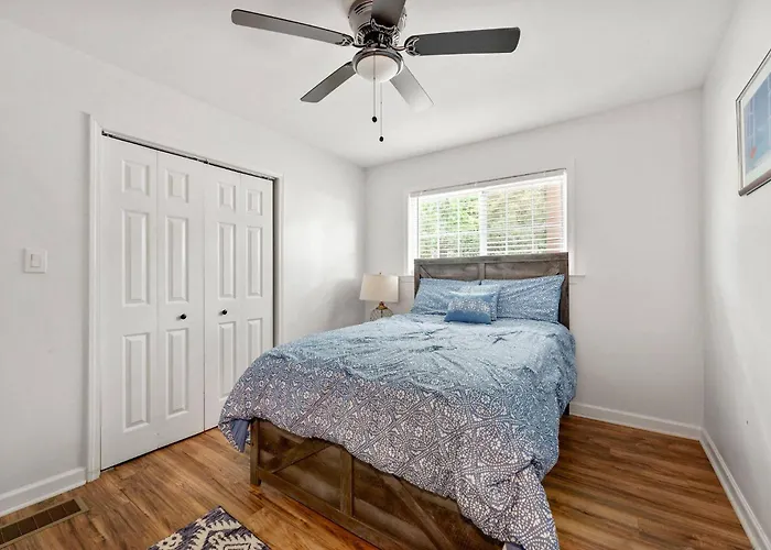 4 Bedroom 2.5 Bath Near Atlanta -Crews, Families & Corp