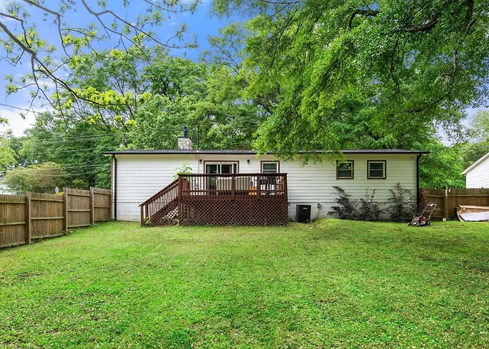 4 Bedroom 2.5 Bath Near Atlanta -Crews, Families & Corp