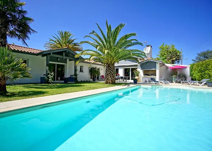 Tres Belle Villa Avec Piscine