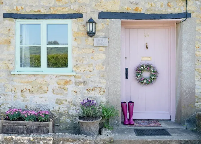 18Th Century Thatched Cottage Parking & Garden
