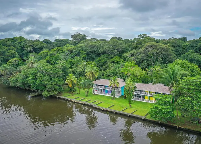 Tortuga Lodge & Gardens By Boeena