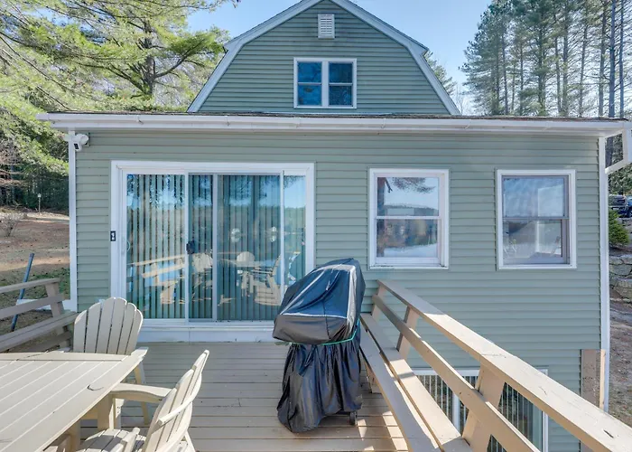 Lakefront Cabin W/ Panoramic Water View & Access