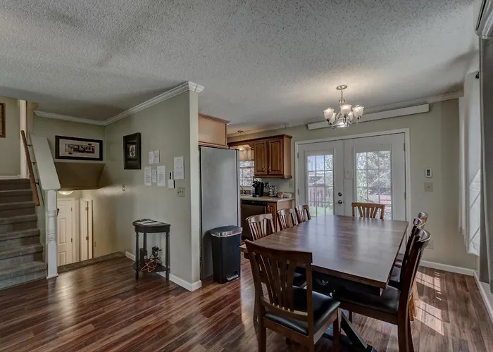 Spacious 4Br Home With Game Room