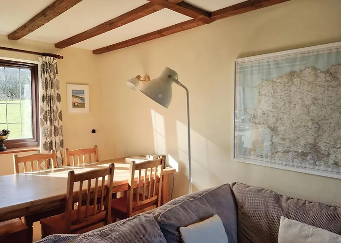 Bay Tree Cottage - Cosy Home Near Beach