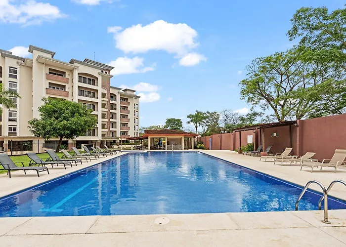 Ocean Views, Rooftop Terrace & Resort Pools