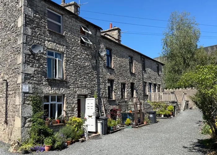 Number Two, Yard 12 Kendal