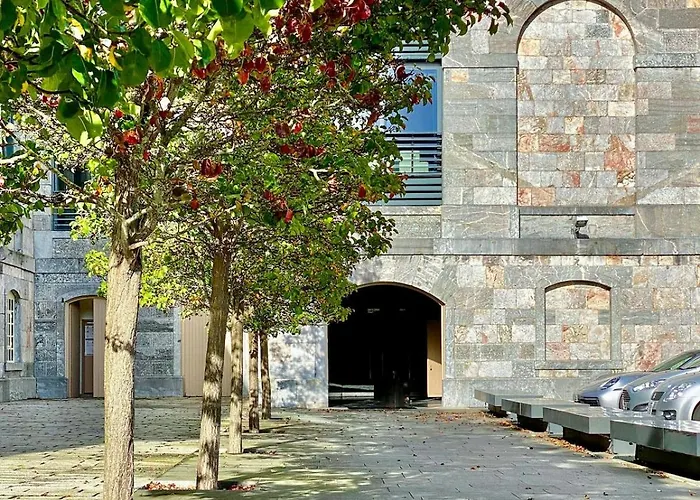 Luxurious 1 Bed Rwy Apartment