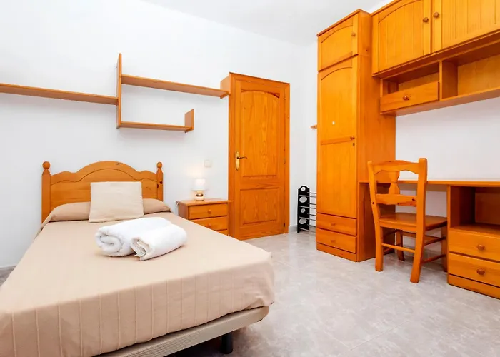 Villa In Playa D'En Bossa Sleeps 10