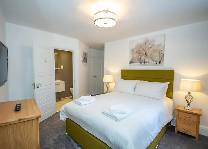 Luxury 4 Bedroom Ground Floor Apartment