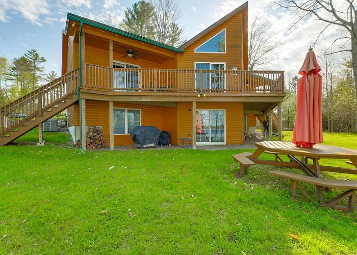 Waterfront Davis Pond Cabin W/ Dock + Kayaks!