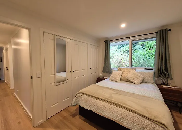 Grey Gum Getaway Tecoma