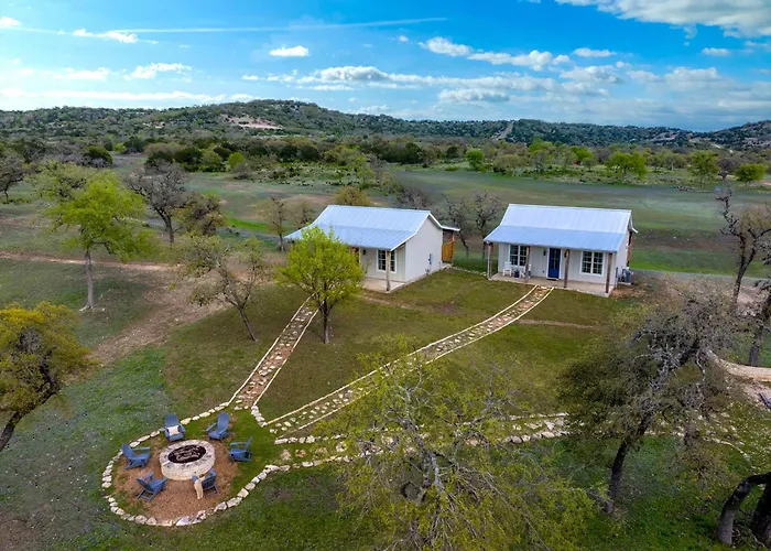 Sunflower Cottage With Hot Tub & Views