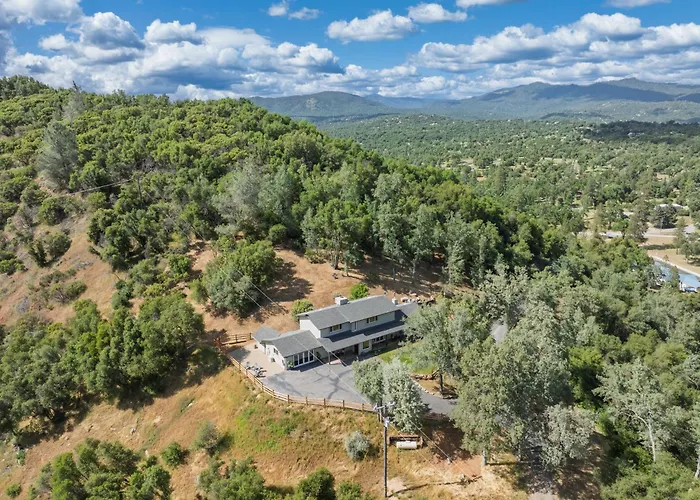 Rivertop Hideaway