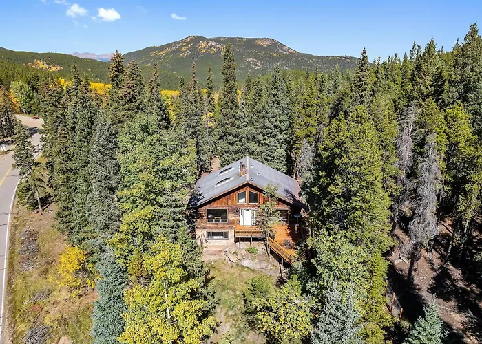 Nestled Inn Vacation Home Rental Evergreen - Trails, Views, Hot Tub, Skiing!
