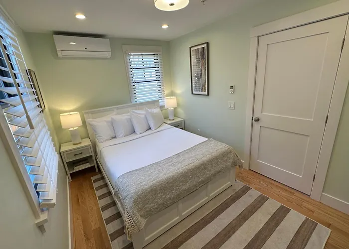 Epic Downtown Newport Location W Parking