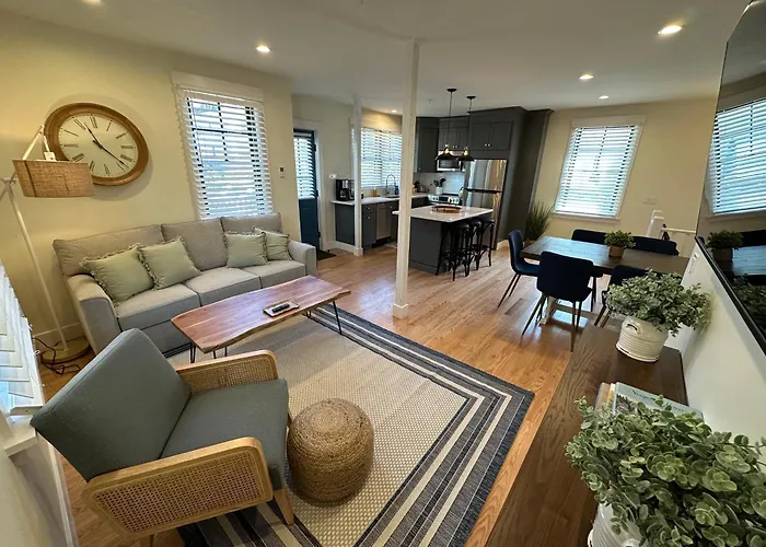 Epic Downtown Newport Location W Parking
