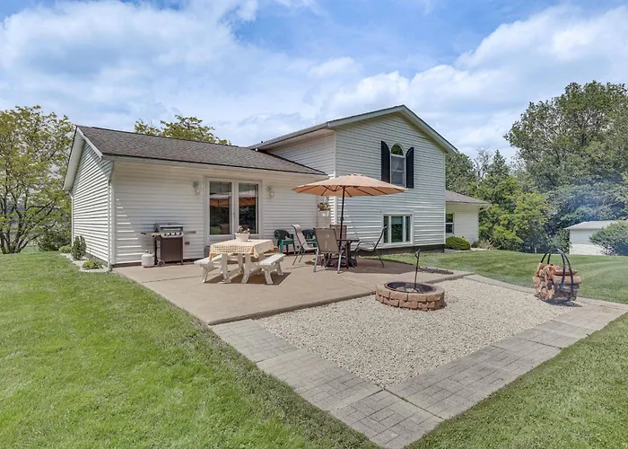 Secluded Ohio Amish Country Getaway W/ Fire Pit