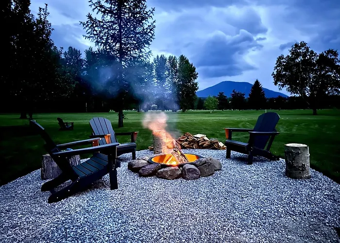 Lux Fly-Fishing Haven Near Glacier Park - Hot Tub