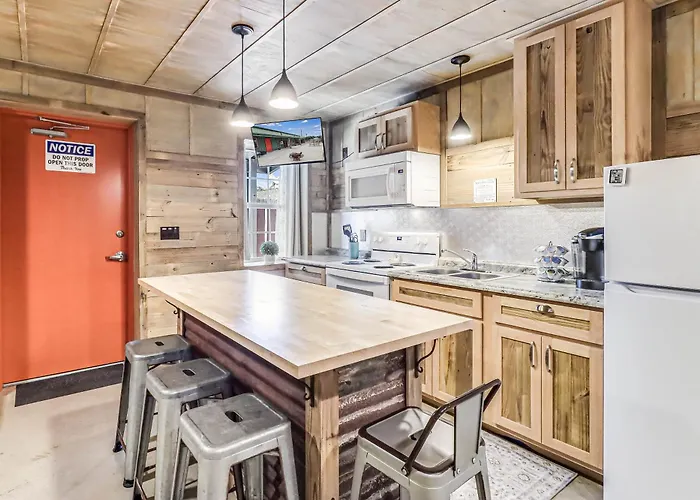 Casas Coastal Experience Cabin C