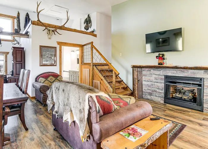 5 Mi To Lake: Secluded Pinedale Retreat W/ Sauna!
