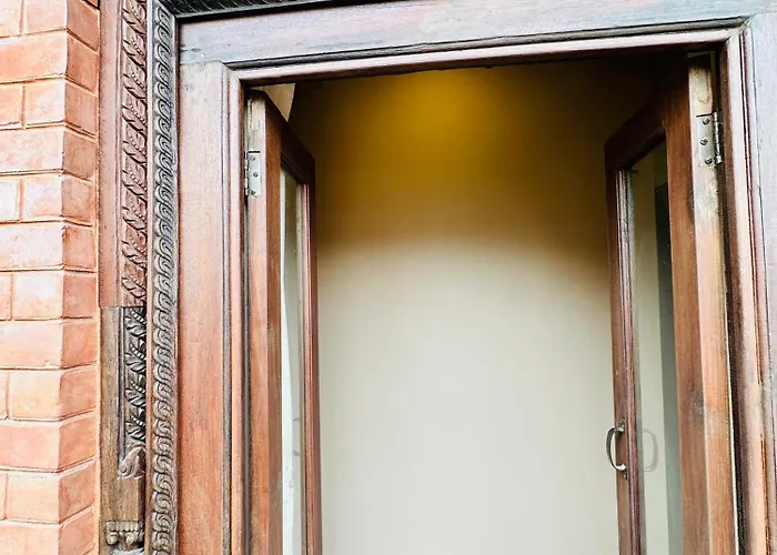 Yogi'S Heritage In Patan - Beautiful Balcony Room