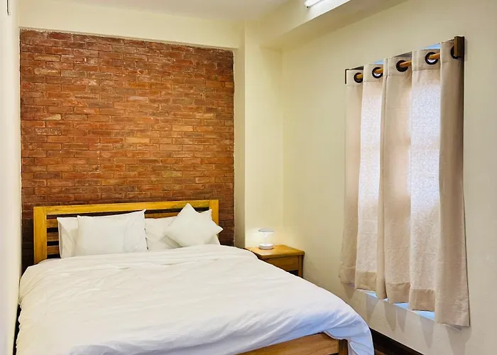 Yogi'S Heritage In Patan - Beautiful Balcony Room
