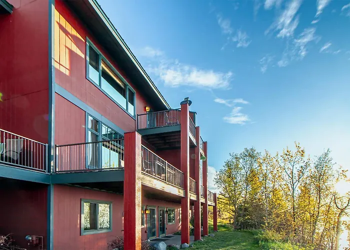 Incredible Views W Garage On Lake And Bike Trail