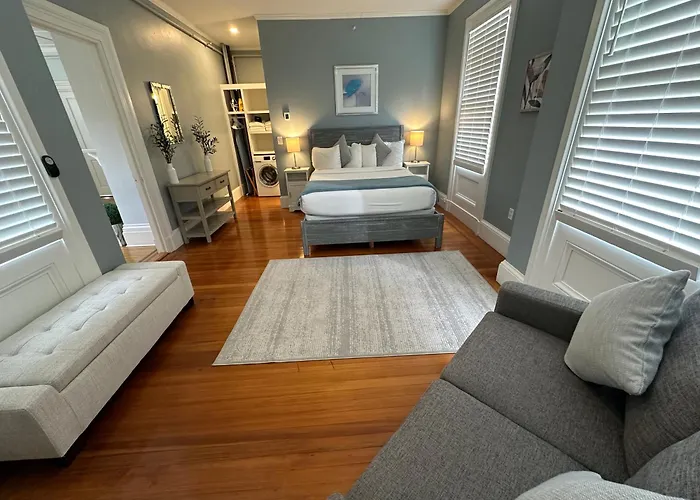 Charming Victorian Home Downtown Newport