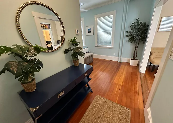 Charming Victorian Home Downtown Newport