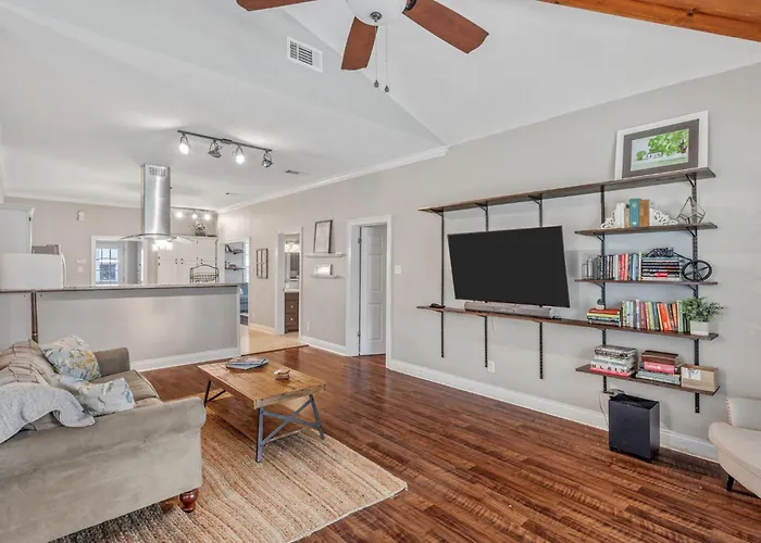Downtown 3 Bedroom Home