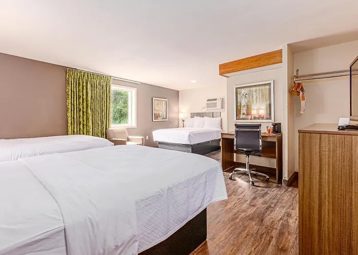 Econo Lodge Cherokee Near Island Park