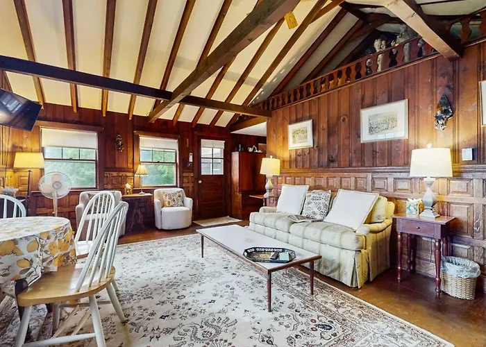 Rustic Rockport Cottage