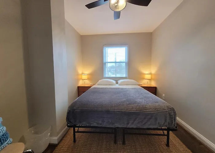 Capitol Hill Adj Home With Free St Parking And Garden Views